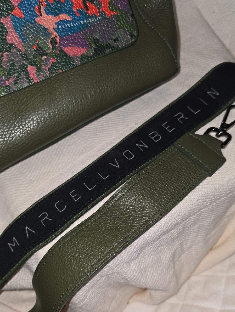MARCELL VON BERLIN Olive Leather Tote with Multicolor Flap - Picture 7 of 7
